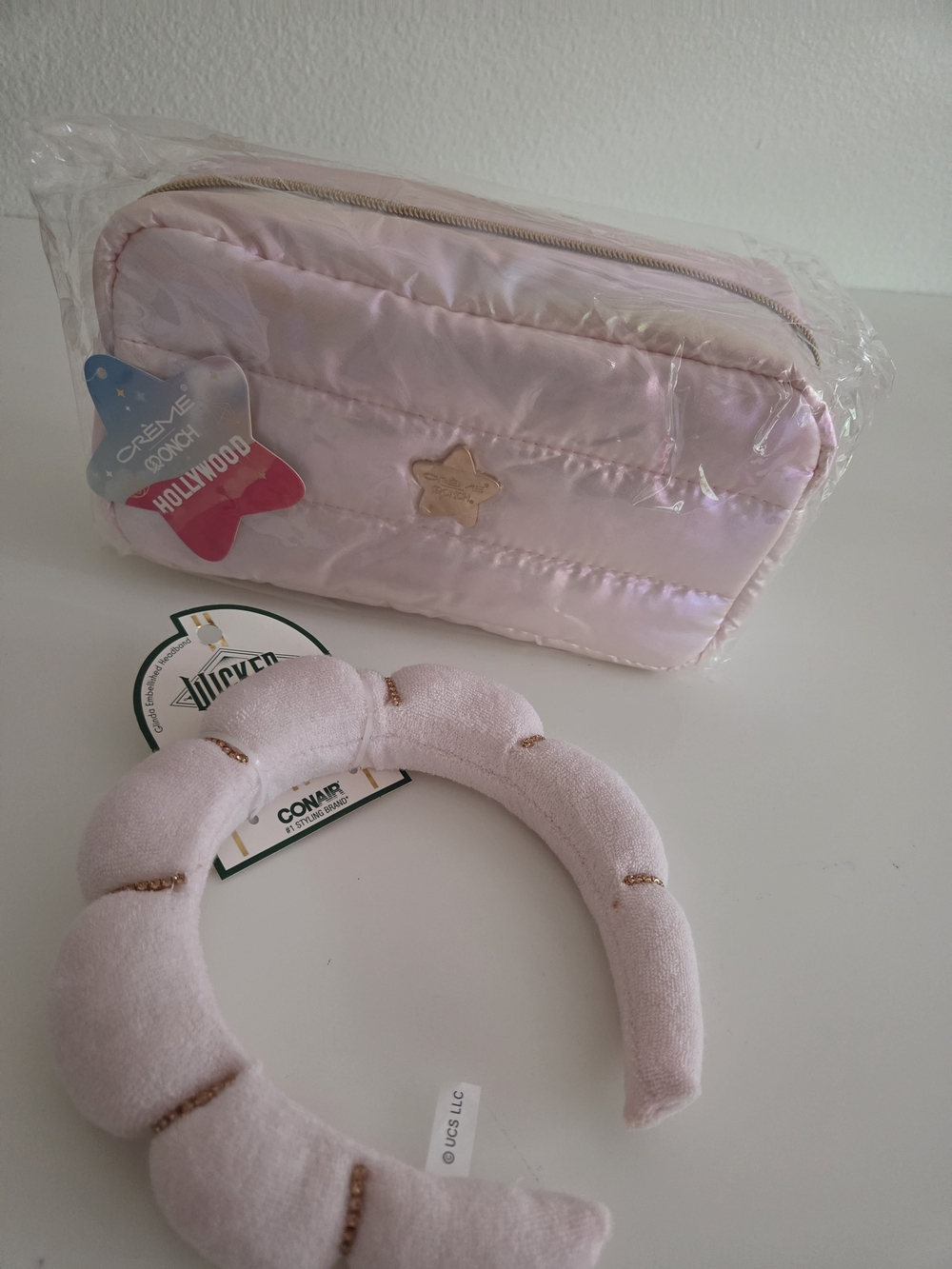 Conair Headband With The Creme Shop Cosmetic Bag - Picture 2 of 7